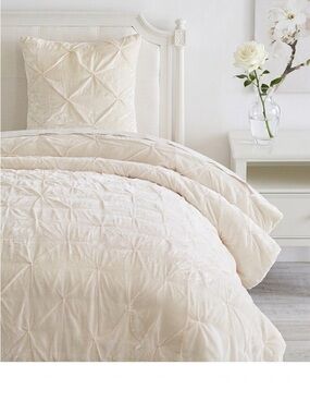 Pottery Barn Monique Lhuillier Velvet Pintuck Quilt Full Queen Ivory 1 Euro Sham